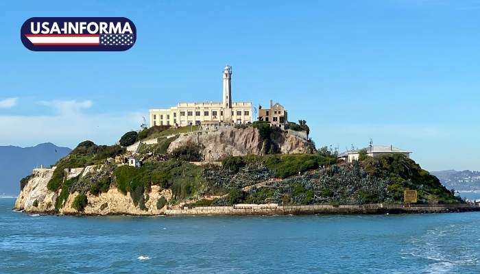 Visita-la-Isla-Alcatraz-California-hermoso-lugar-turístico-que-debes-conocer-en-los-estados-unidos